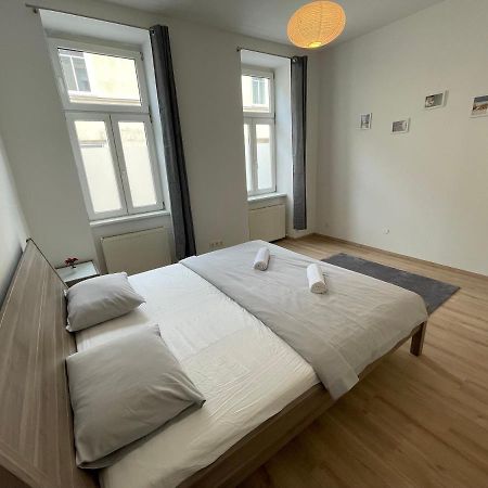 Cozy 8-Person Home In Vienna Located At Haberlgasse 82 N1 외부 사진